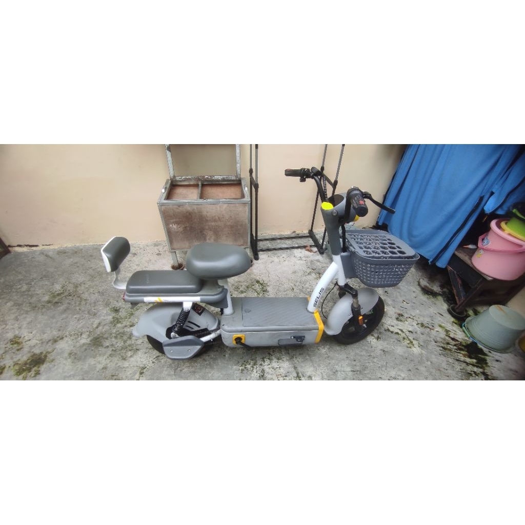 Sepeda Listrik SELIS