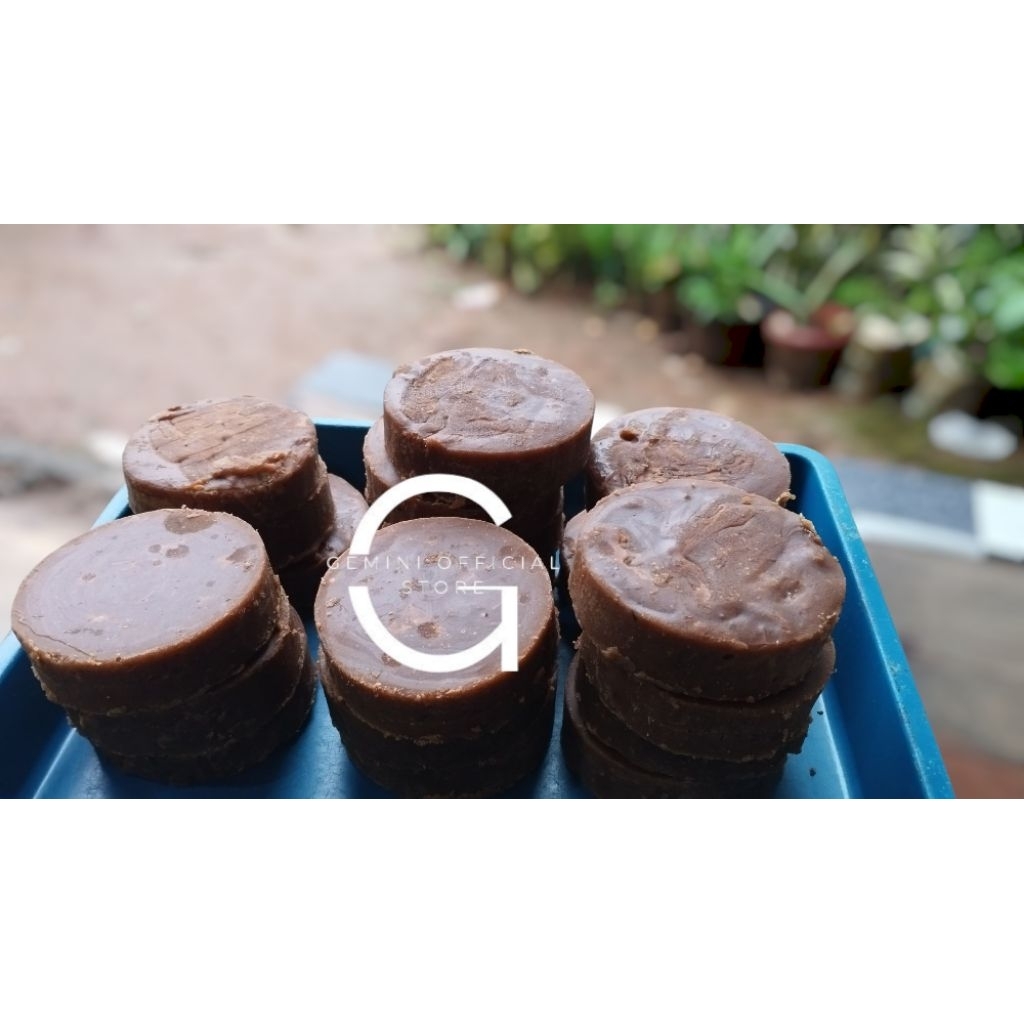 

JUAL Gula Aren 1kg Bungkus daun 100% Asli kawung/ Nira Aren Bungkus daun. .