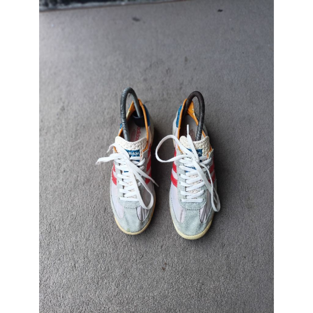 SEPATU BEKAS AD1D4S-SL72