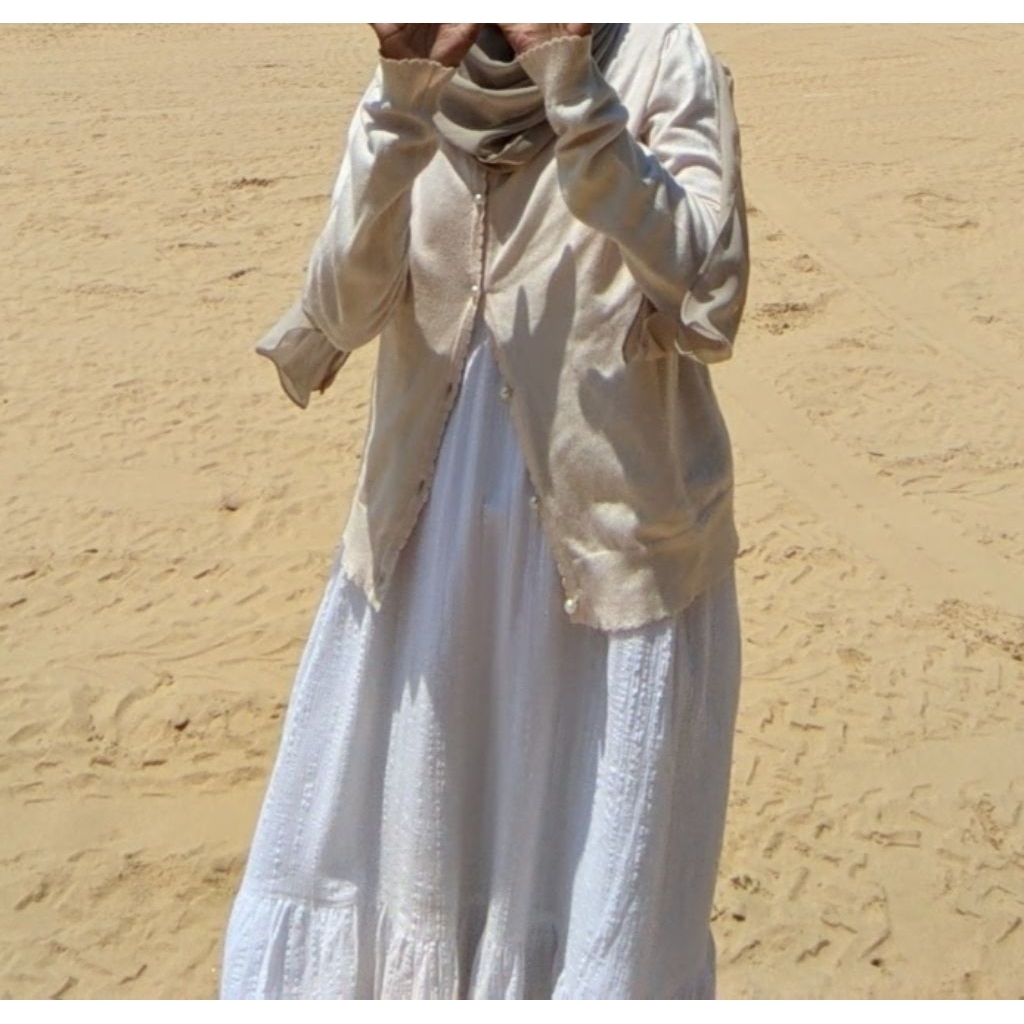 white dress pantai sleeveless katbol dress