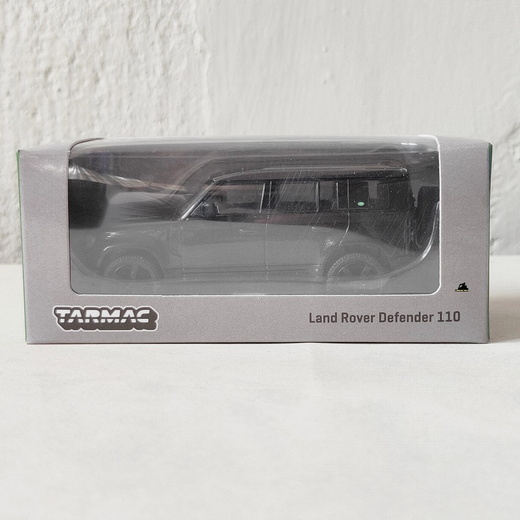 TARMAC WORKS LAND ROVER DEFENDER 110 BLACK
