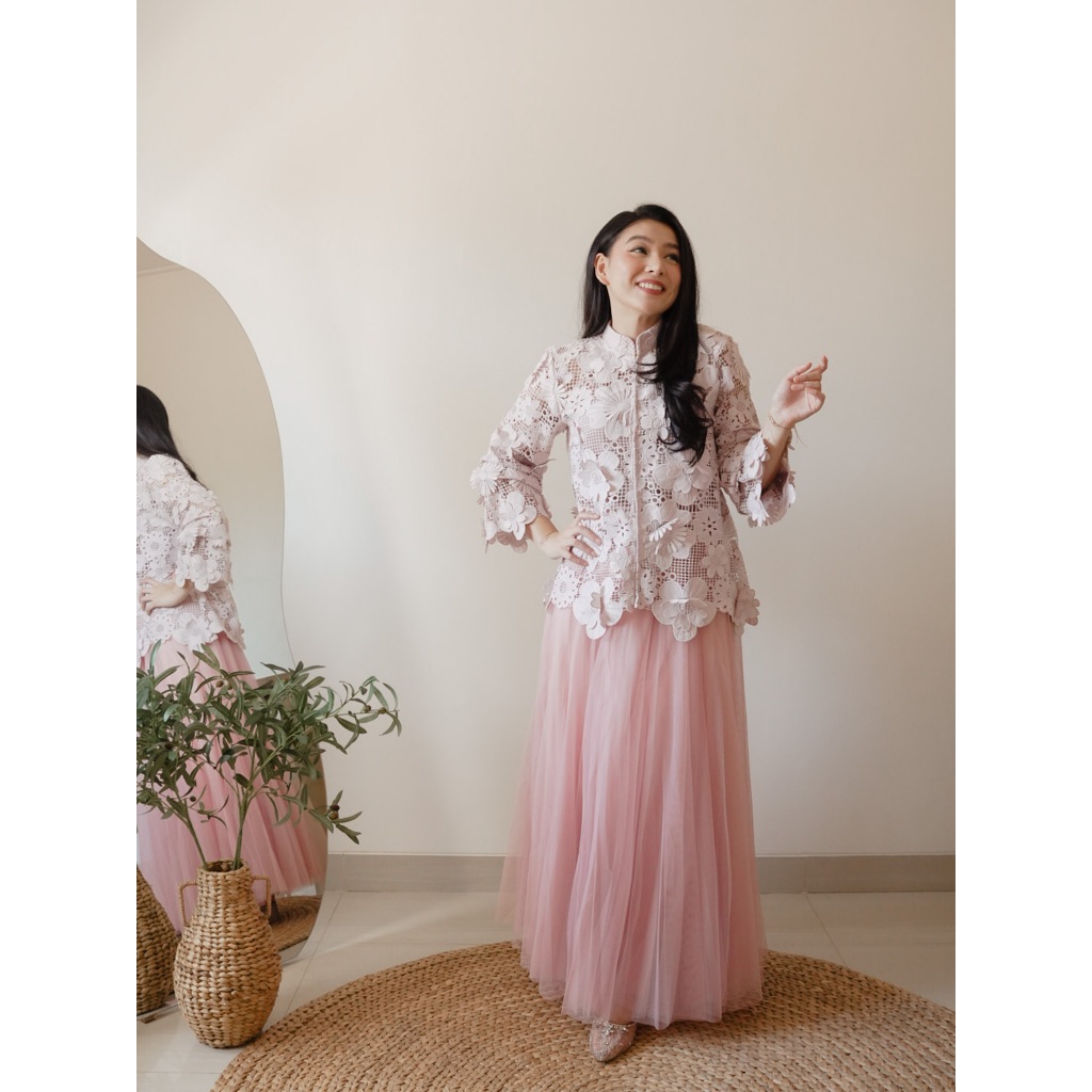 SarahDewanto Kebaya Prada 3D Pink