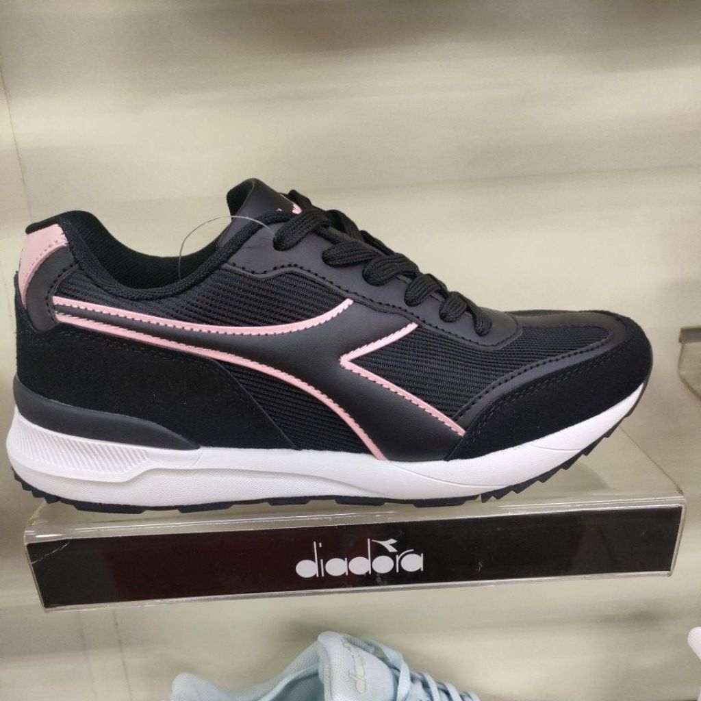 DIADORA NAVIS CASUAL SPORTS WOMEN