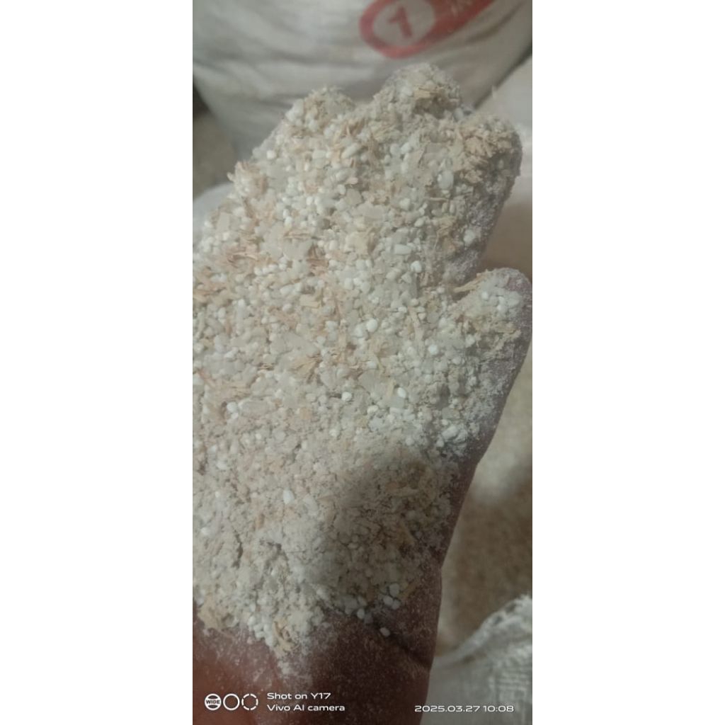 

Dedak Super Banyak Menir (Beras) Untuk Ayam dan Bebek (1 Kg)