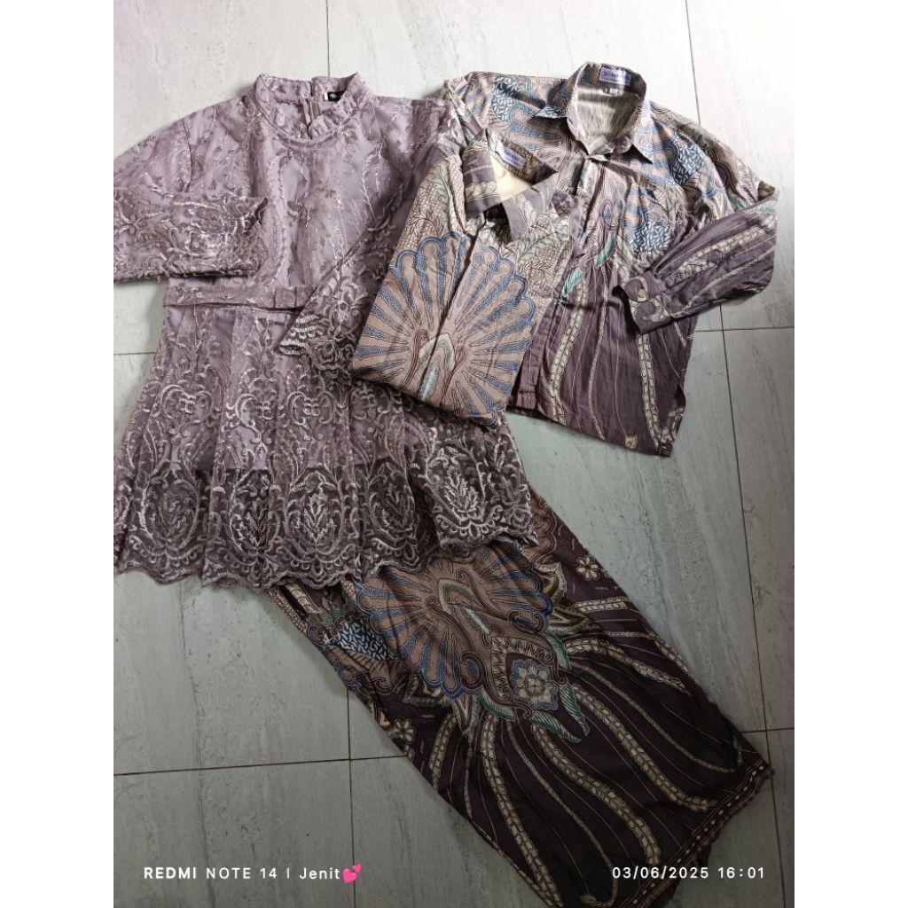 Couple Kebaya Batik Undangan Couple Family Kebaya Brukat modern
