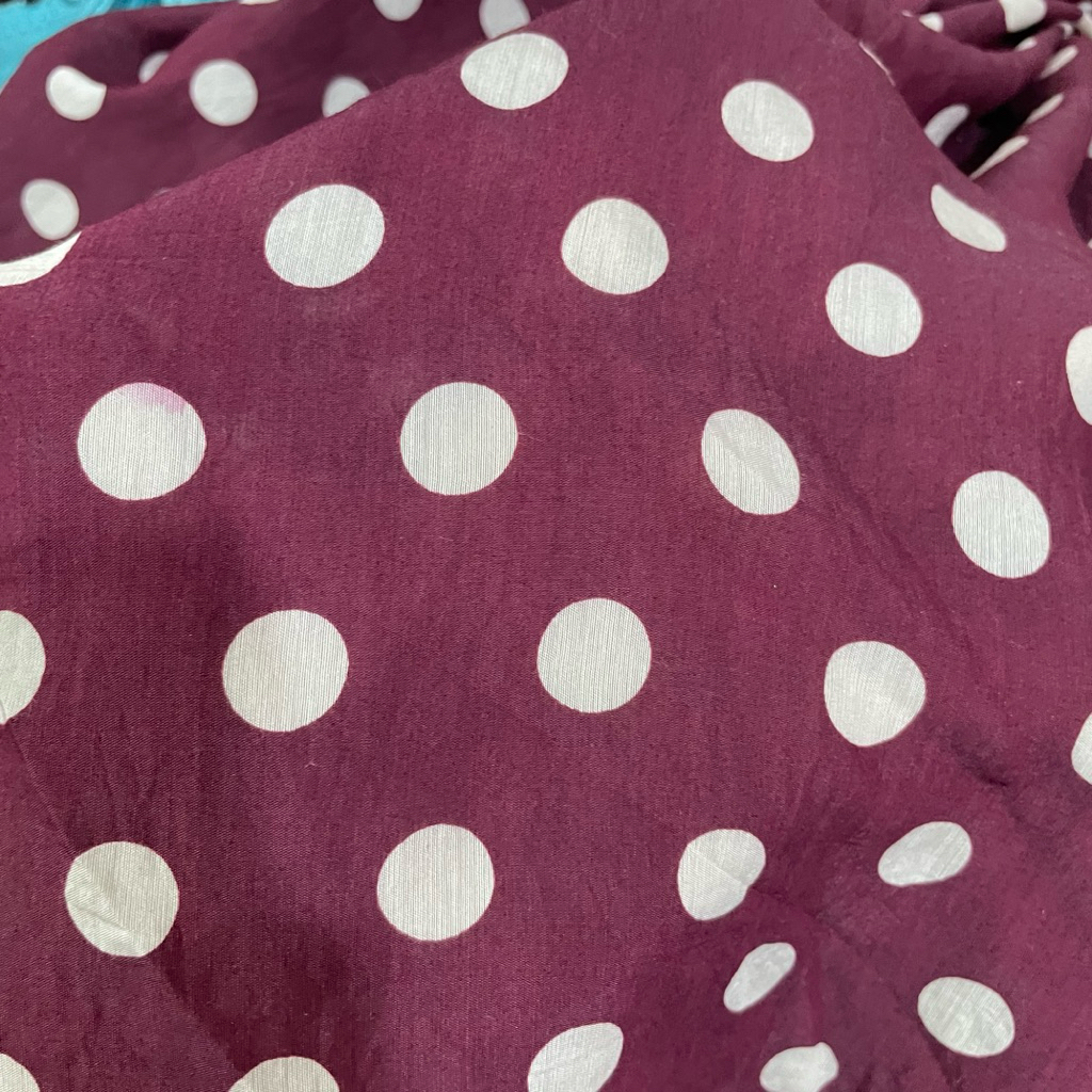 kain katun motif - kain katun silky motif polkadot premium - kain katun original - warna maroon ta