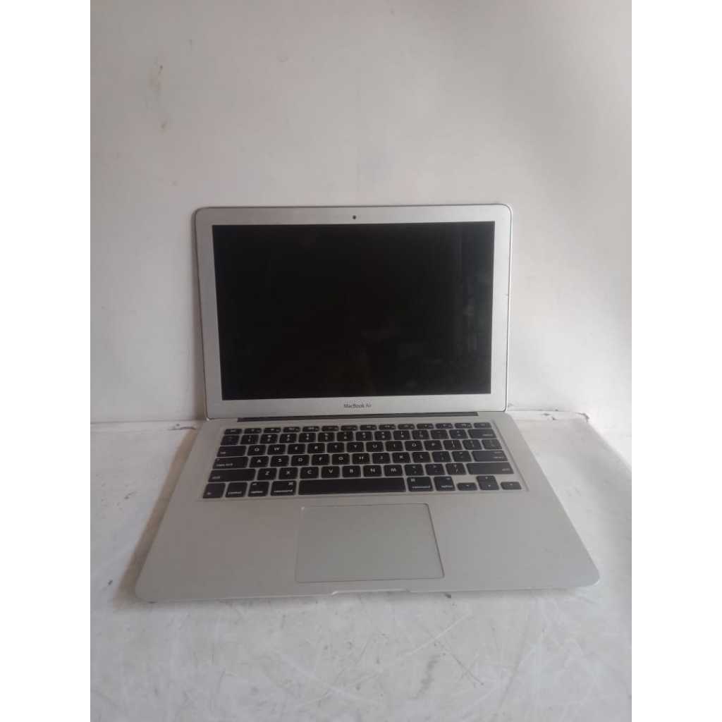 MacBook Air 2011 A1369 i5 Layar Embun Mesin Mati SSD Bagus Batre Drop