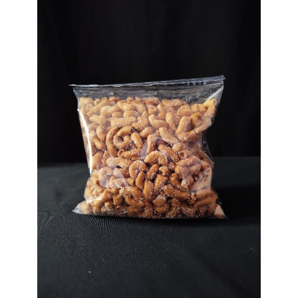 

Makaroni Bantet Cikruh Pedas Gurih Kemasan 1/2Kg