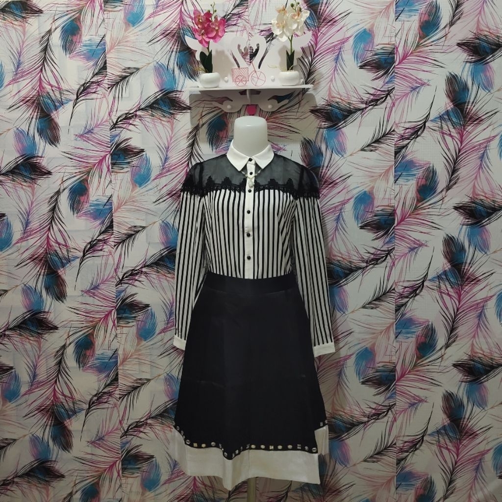 Rok Pendek Wanita Hitam Putih