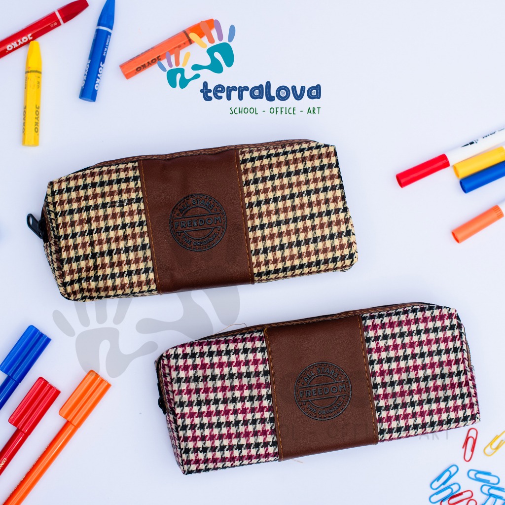 

TEMPAT PENSIL KAIN MOTIF KOTAK