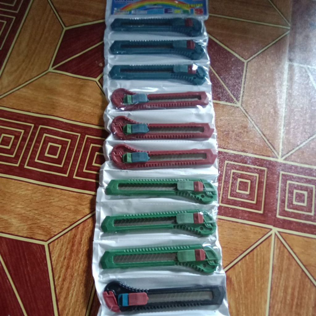 

pisau cater besar EXSIS gahang plastik besar dan tebal