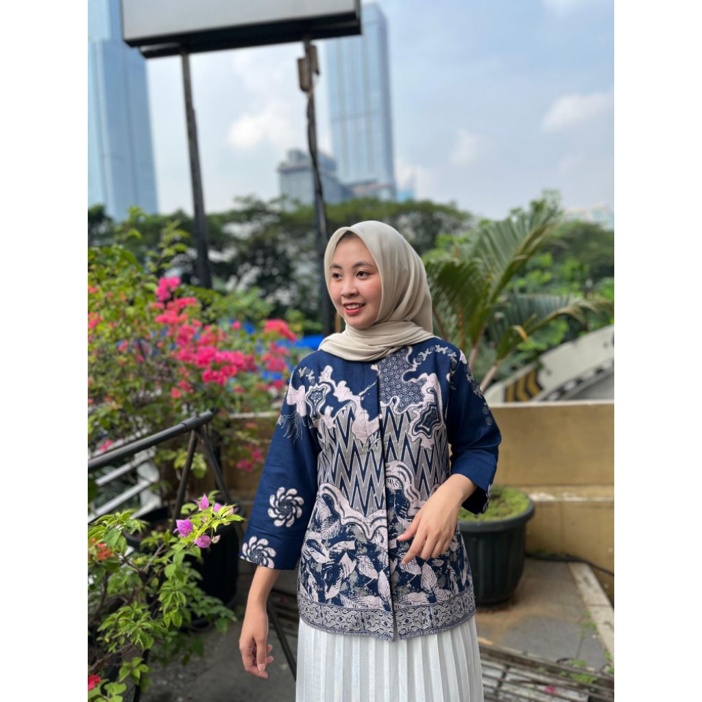 Blouse Batik Atasan Wanita Qistinabatik bahan katun model kancing depan lapis furing Trikot motif Bi
