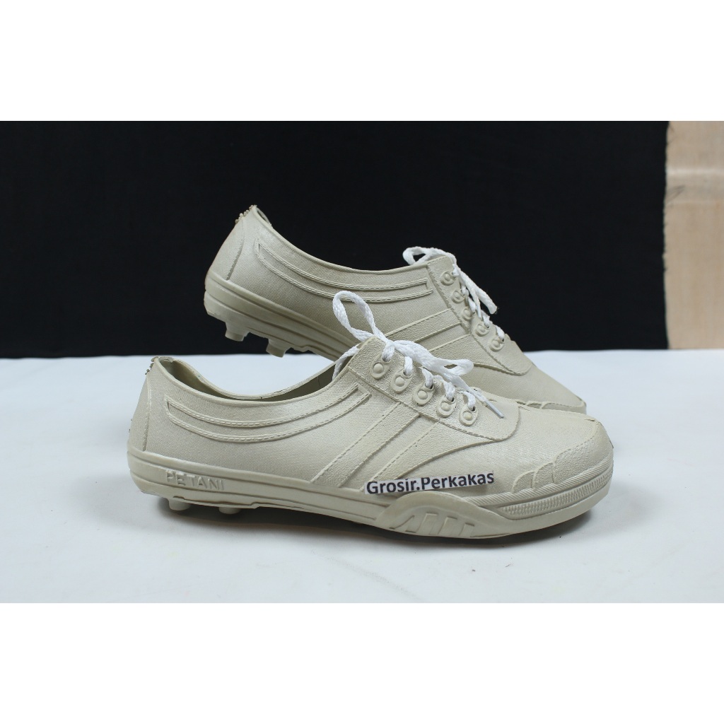ORIGINAL SEPATU PETANI PUTIH 39,40,41,42 - karet multi fungsi/pul bola/sepatu gambir. [B][SEPATU