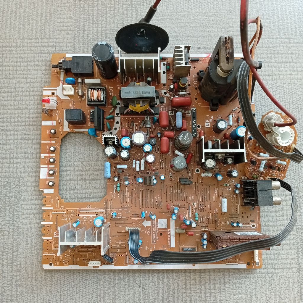 Mesin Tv sharp Slim 21in bekas NORMAL