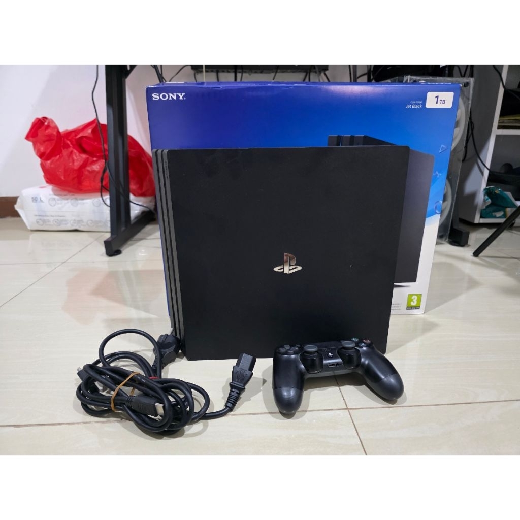 Sony playstation PS4 PRO 1 TB Second CUH-7016B original