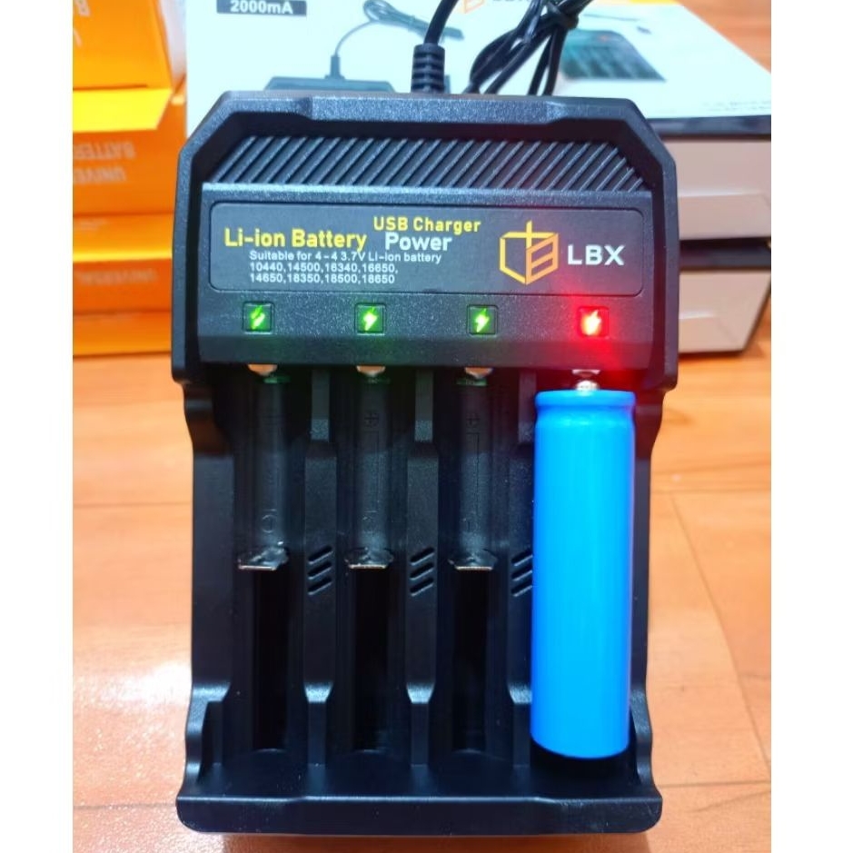 COD ready pengecas baterai Bisa ke tipe 18650, 14500, 16340, 16650, 10440, 14650, 18500 stok baru bi