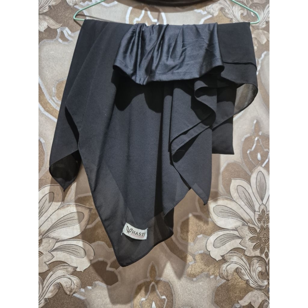 preloved hijab bergo by Hasti Collection