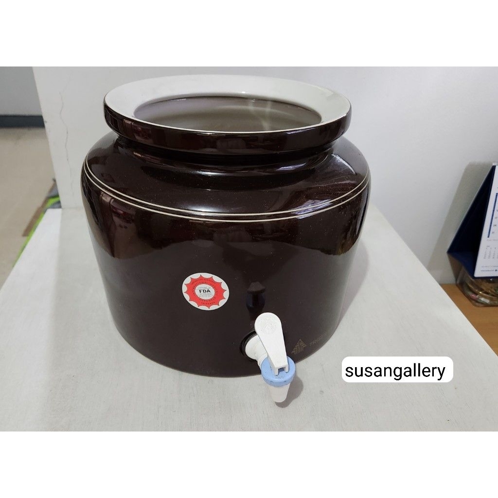 Guci Keramik Galon Air Trisensa Model Polos / Guci Galon Air