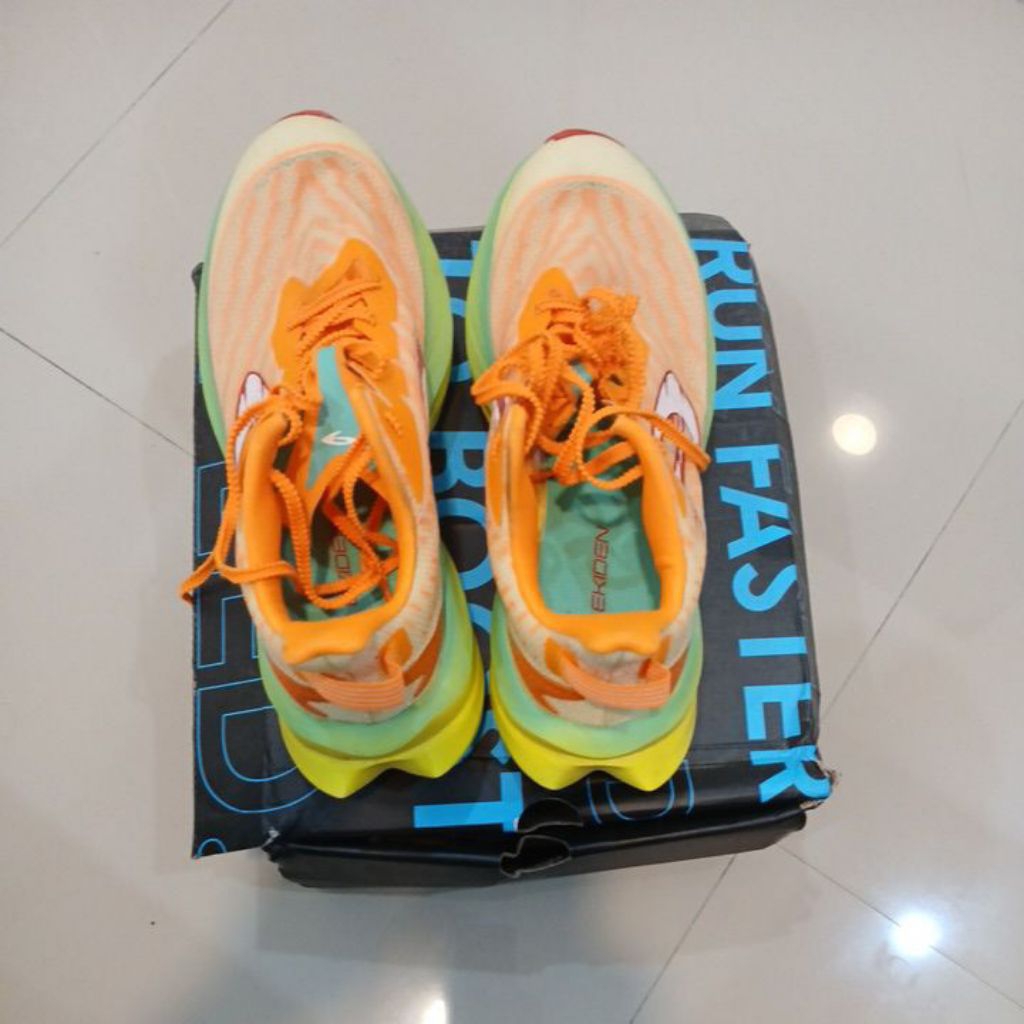 sepatu lari 910 ekiden pro