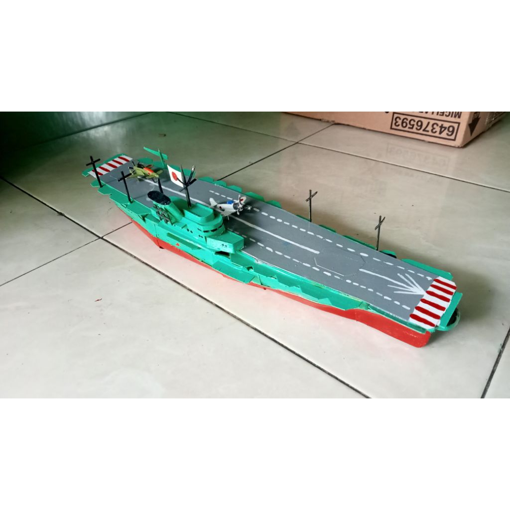 miniatur kapal induk Jepang IJN Shinano