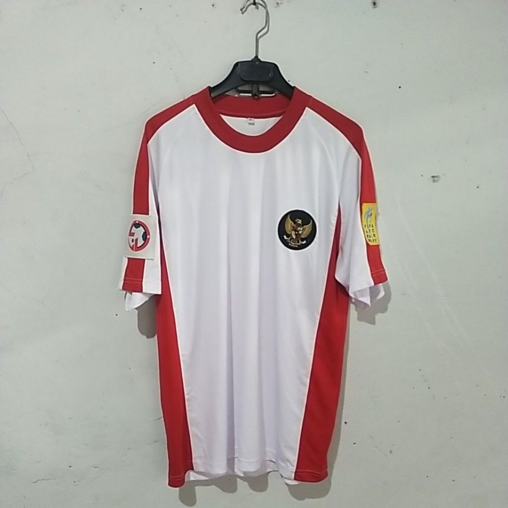 Jersey Timnas Indonesia away tahun 2000 di pakai piala Asia lebanon