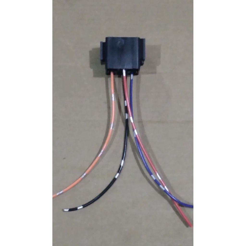 soket relay gandeng 4 kaki