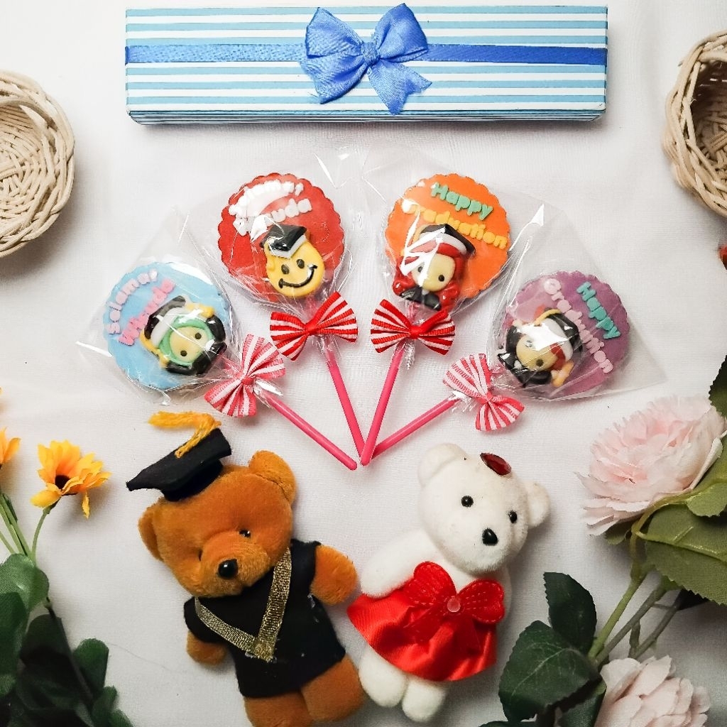 

Coklat Card Wisuda Karakter Darihati Coklat
