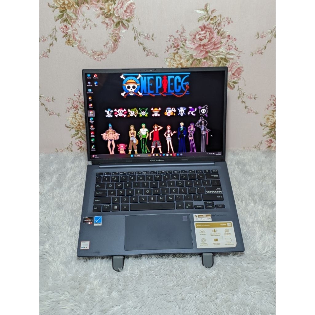 Asus Vivobook M1403QA-OLEDS751 Ryzen 7 5800H 16/512 Layar Oled 2K