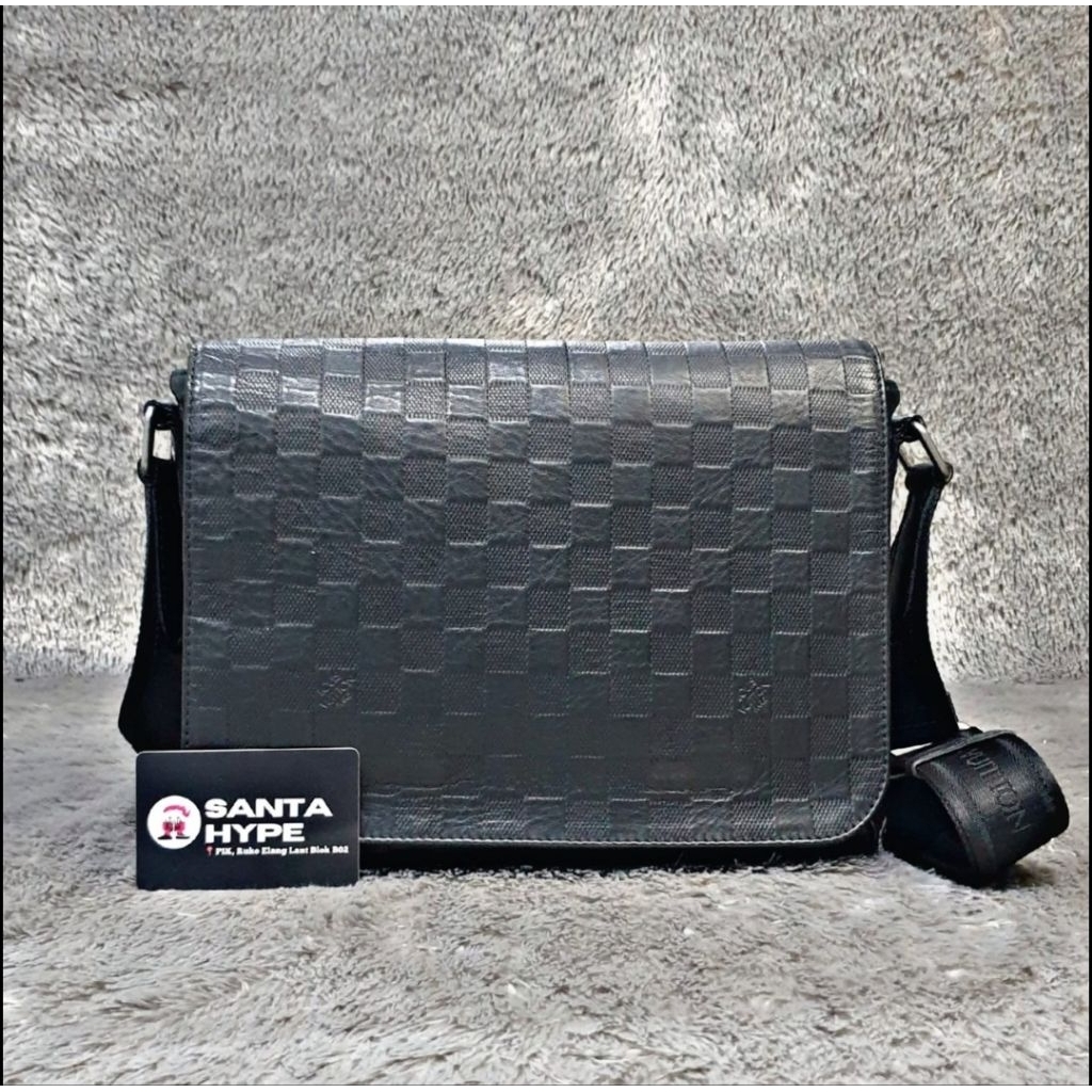 Louis Vuitton Damier Infini District Messenger Bag