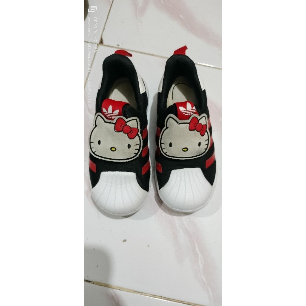 preloved sepatu hello kitty