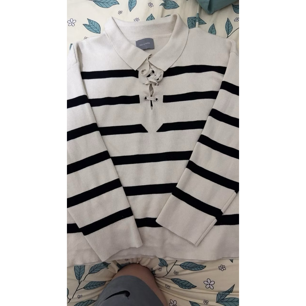 sweater This is April preloved