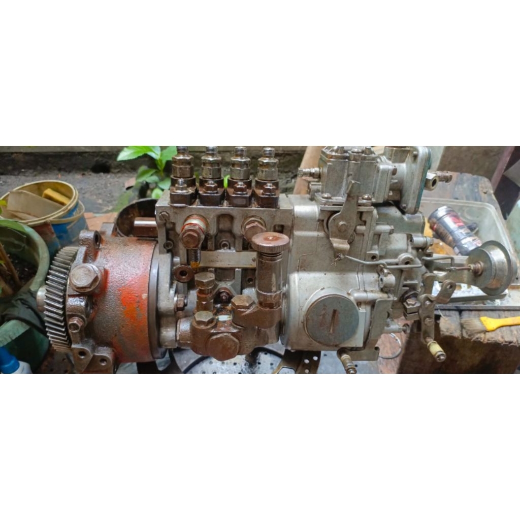 BOSPOM ASSY INJECTOR ENGINE HINO DUTRO 130 HT 24 VOLT