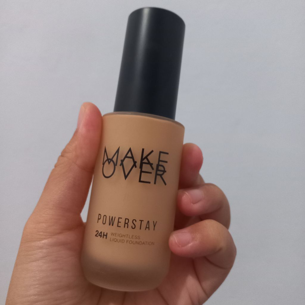 MAKEOVER POWERSTAY W33 HONEY BEIGE WEIGHTLESS LIQUID FOUNDATION