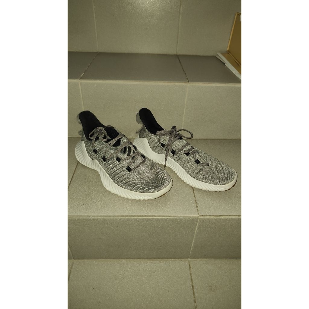 ADIDAS ORIGINAL ULTRABOOST USED