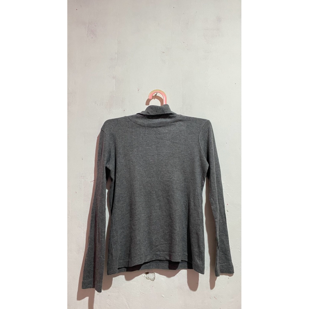 Kaos Lengan Panjang Turtleneck Abu Tua Unisex