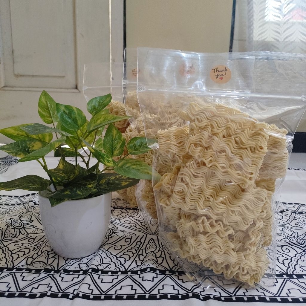 

Mie Keriting Remahan 300 Gram, Mie Remahan / Mie protol / Mie Protolan