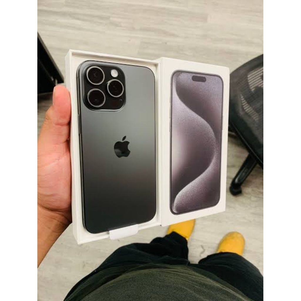 iPhone 15 pro max 1TB Ex iBox