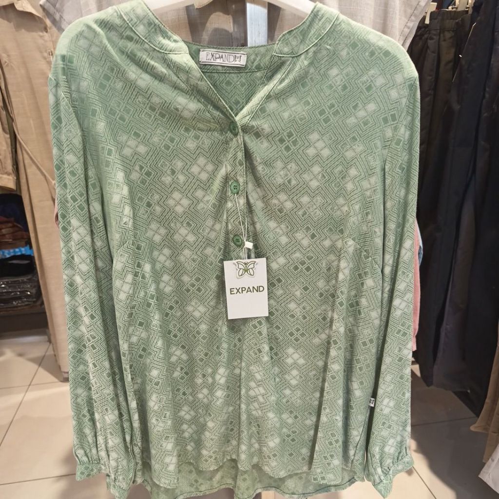 blouse expand