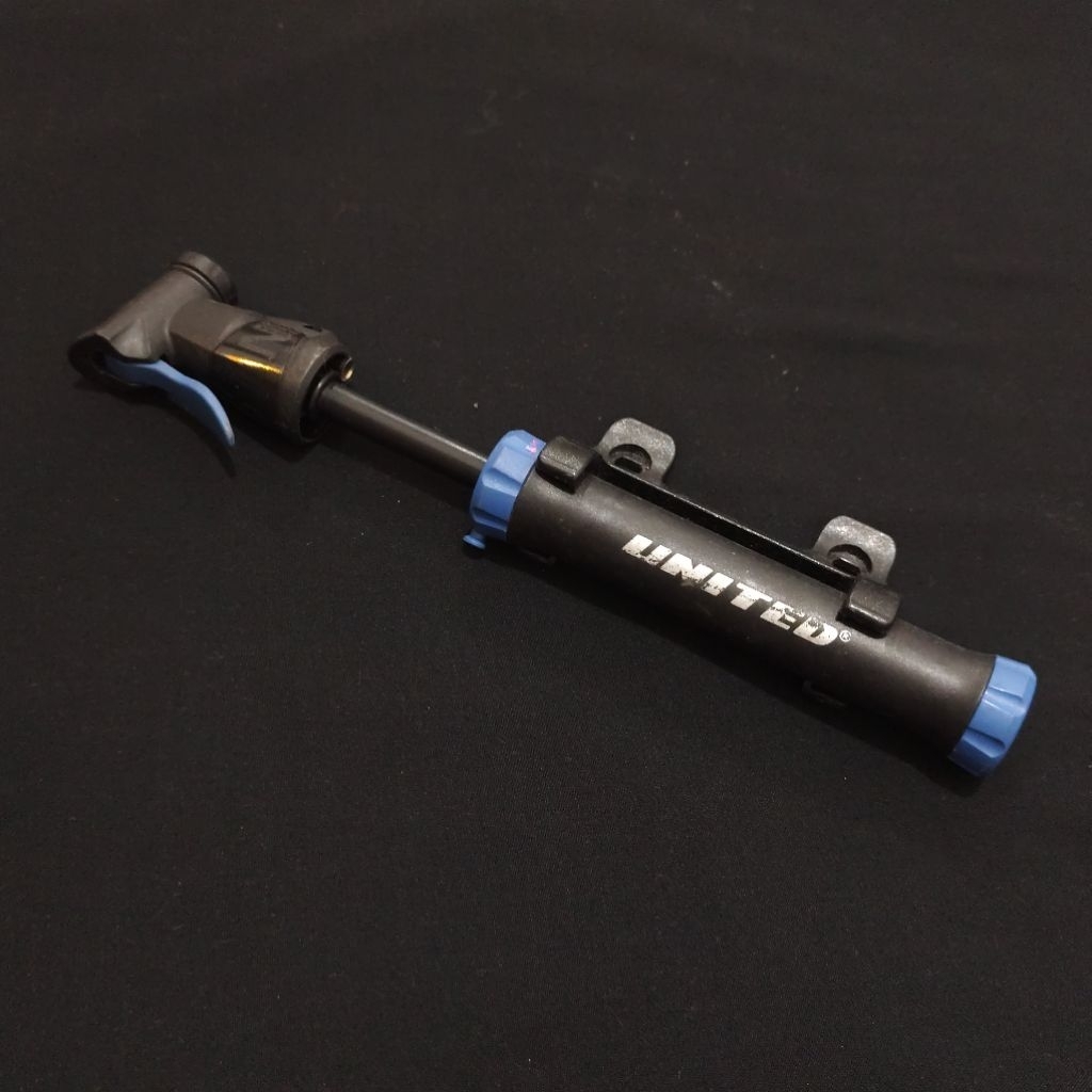 Preloved ‼️ Pompa Ban United