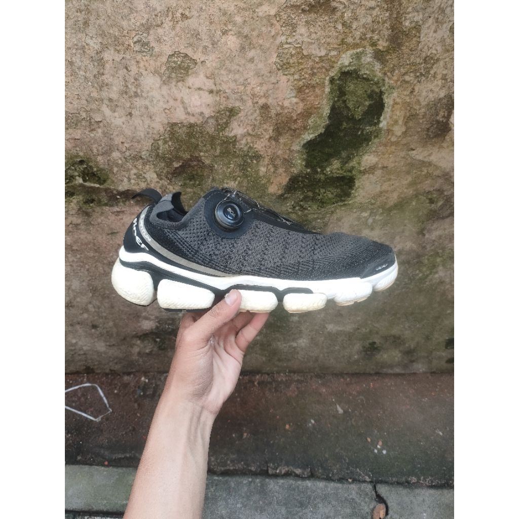 Sepatu second outdoor, Eiderrr Size 42,5