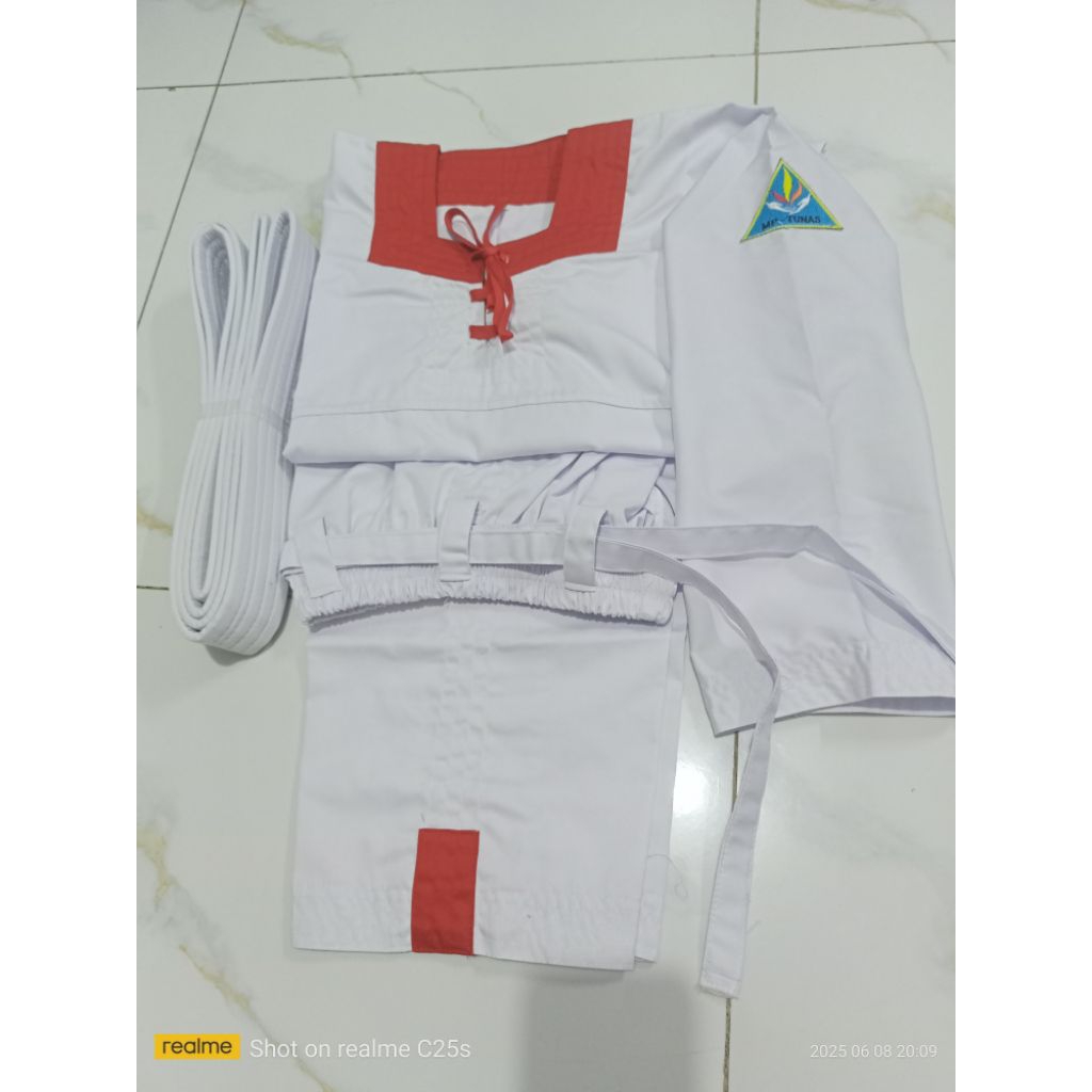 Seragam Merpati Putih Tunas
