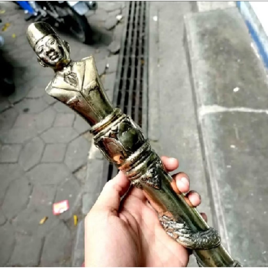 Tongkat komando soekarno kuningan asli