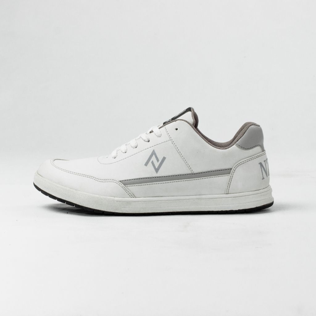 BERNIAGADIFHASTORE Leonardo White Grey Sepatu Pria Sepatu Sneaker Pria Sepatu Sneaker casual Putih A