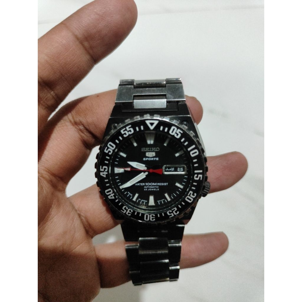 seiko 5 sport SNzD73K1 cal 7s36 B automatic 23 jewels