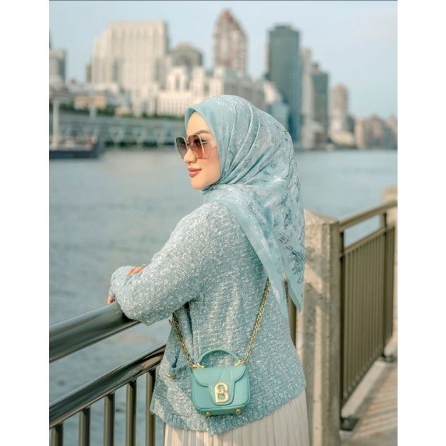 Preloved Buttonscarves New York 3 Upper East