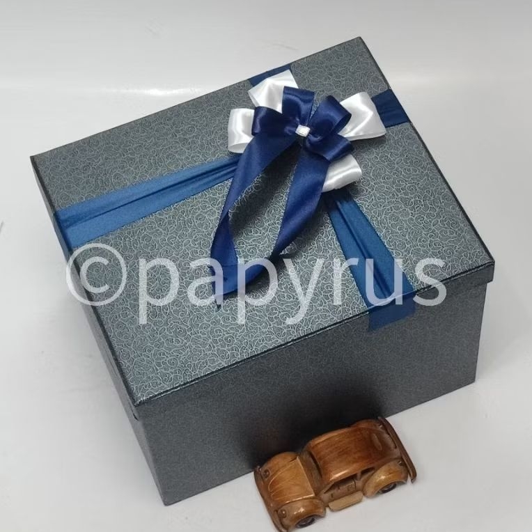 

PAPYRUS 25x30 Tinggi 20cm Kotak Kado Gift Box V1