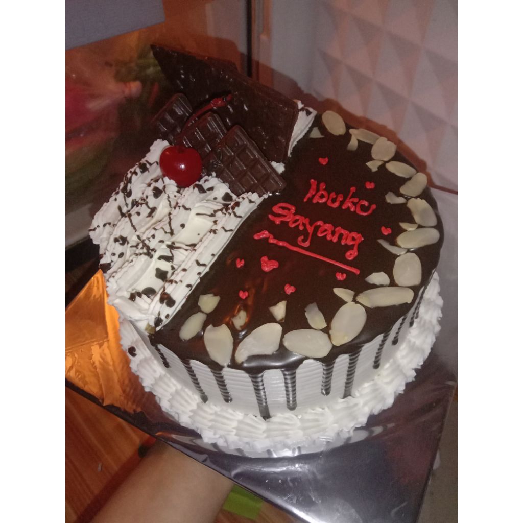 

kue ulang tahun coklat/kue tart elegan