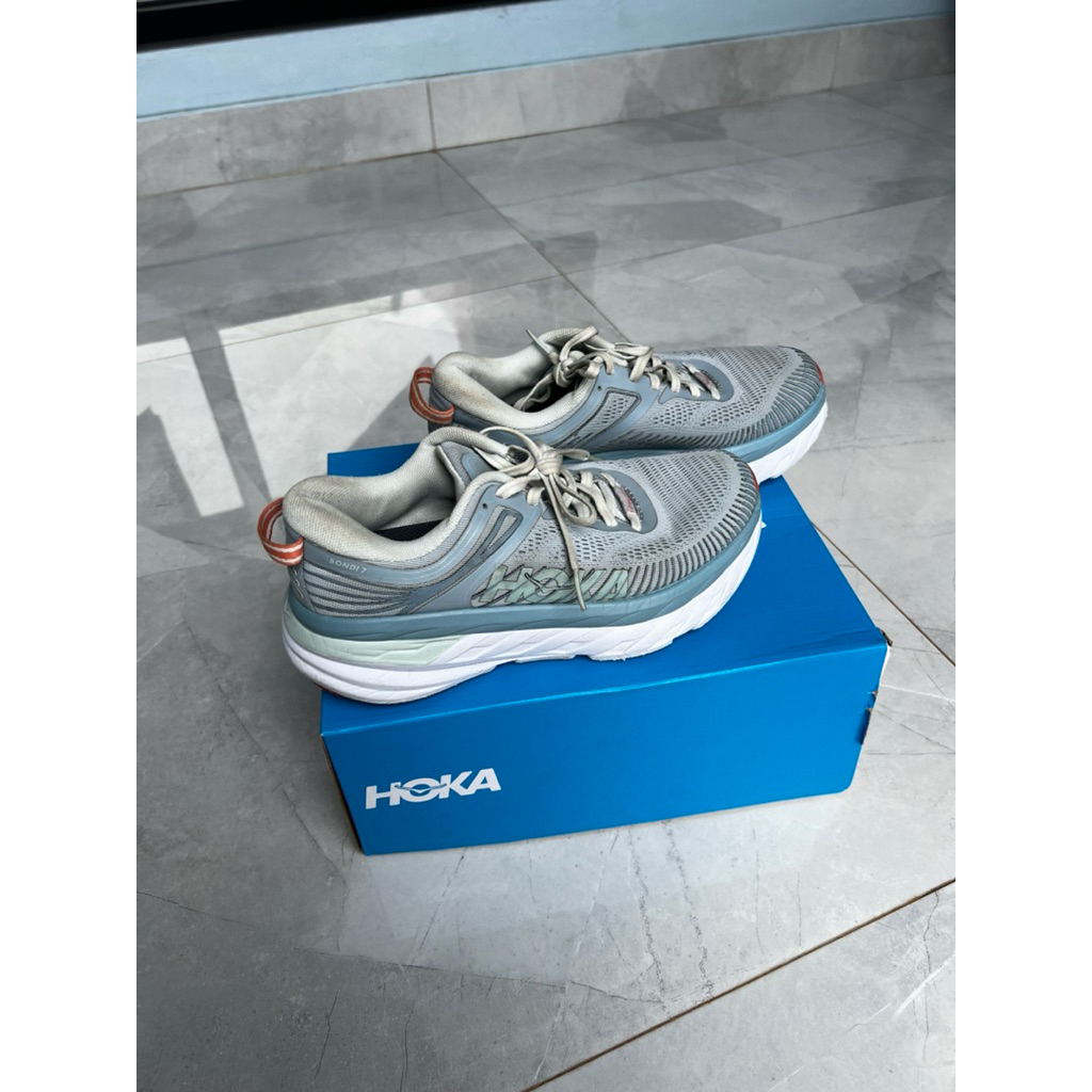 Sepatu lari - Hoka Bondi 7