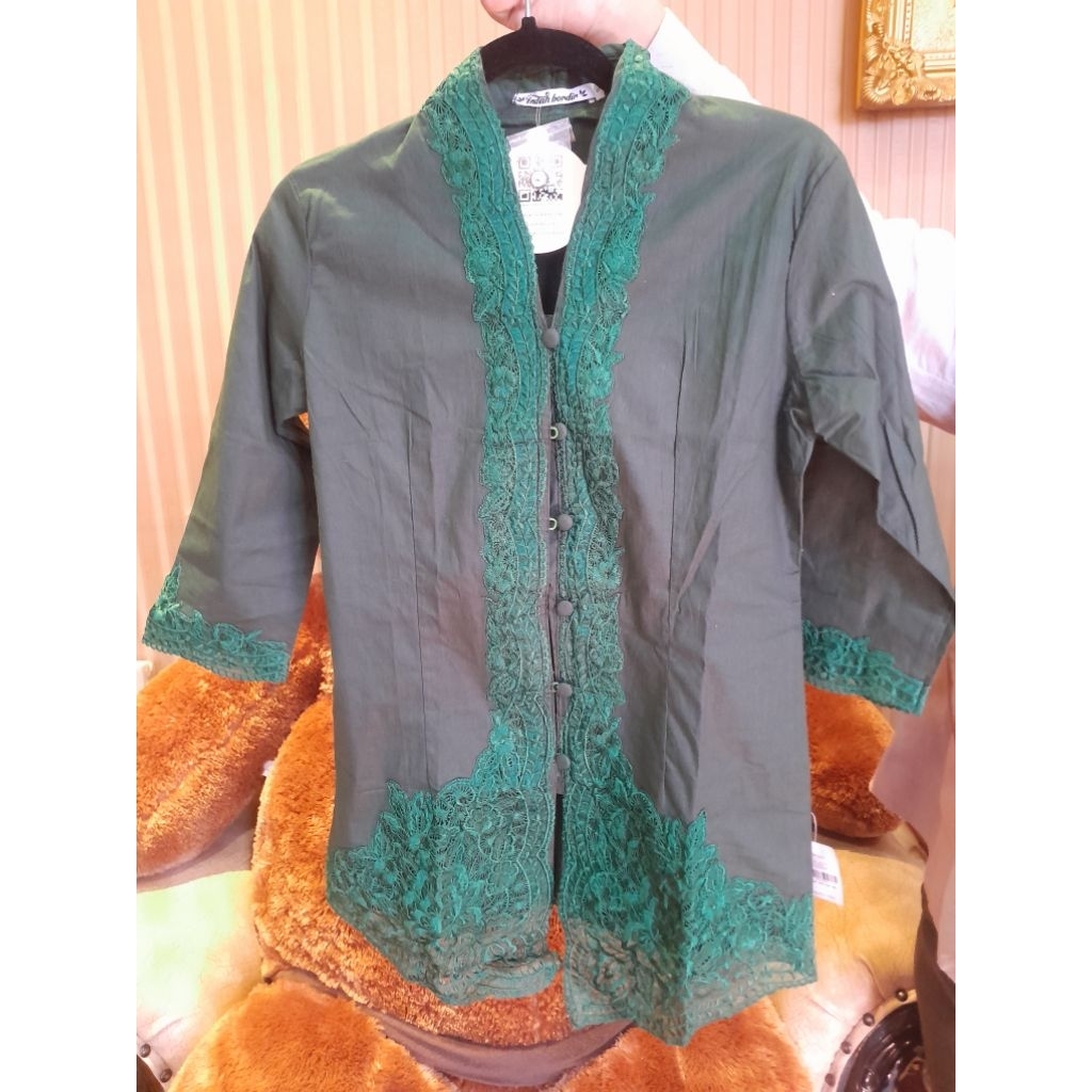 Kebaya Wanita Indah Bordir