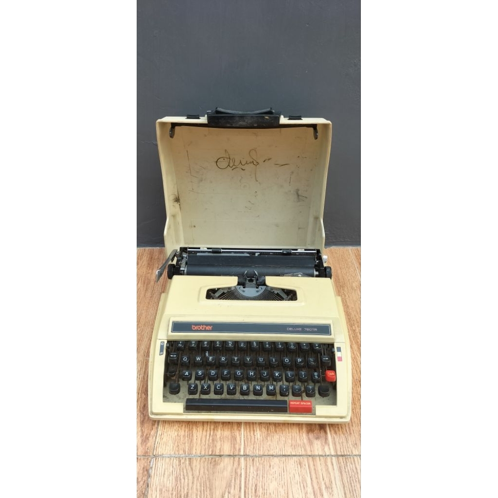 mesin tik mesin ketik